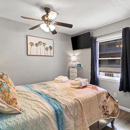 הילטון הד איילנד The Breakers #220 Beach Condo, Beautiful Ocean View At Coligny Beach, 4 N Forest Beach Drive Hilton Head, Walk To All Shops Restaurants, Renovated Jan 2024, Vacation Rental Hhi Llc מראה חיצוני תמונה
